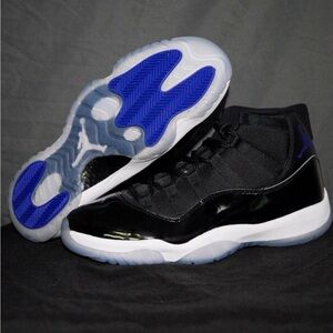 Space Jam Jordan 11’s